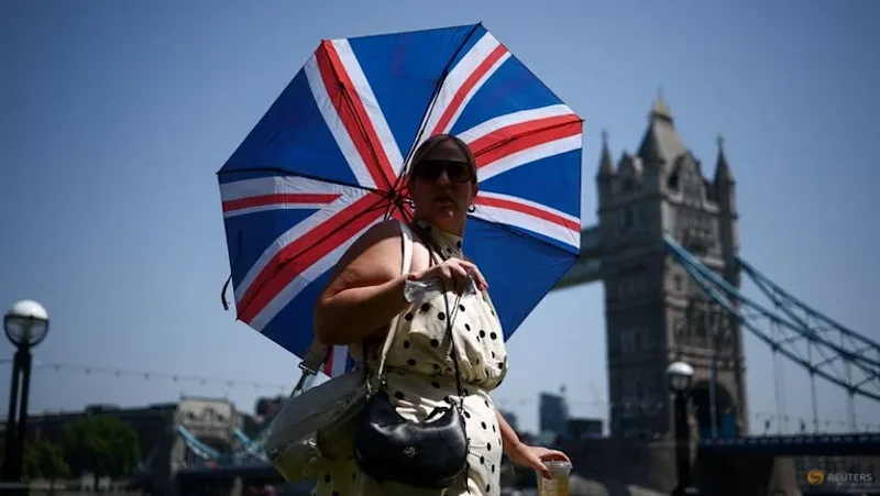 UK 'on course' to record warmest summer for second year in a row