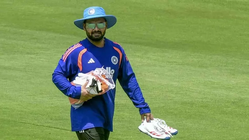 'Sab talvaar chalayenge': Pant's hilarious Jadeja banter caught on stump mic