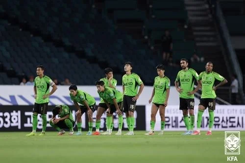 K League 1 champions Jeonbuk stunned at top nat'l football tournament
