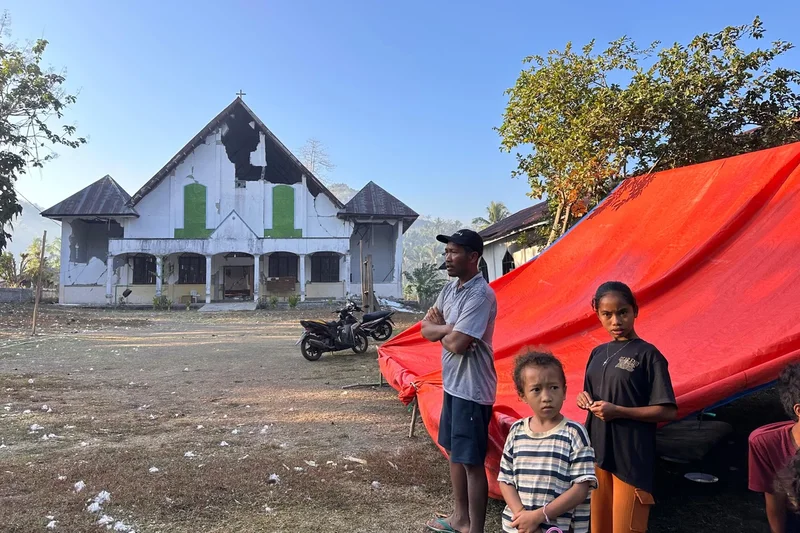 Fear grips children after deadly earthquake in eastern Indonesia leaves thousands displaced