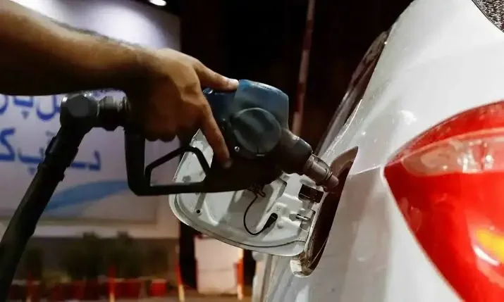 Govt cuts petrol price by Rs1.70, raises high-speed diesel by Rs1.39