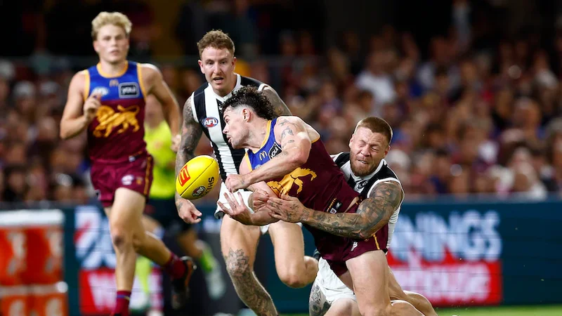 Live: Lions seeking big win over Pies in battle for third spot