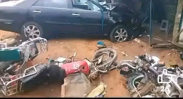 Six die in Abia accident as speeding car crashes into traders, motorcyclists