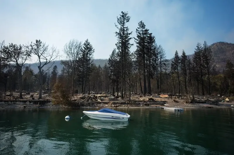 Bradley Creek wildfire fight threatened by wind with hot, dry conditions