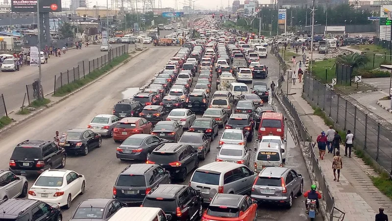 Lagos intensifies crackdown on hoodlums extorting motorists along Lekki-Ajah road