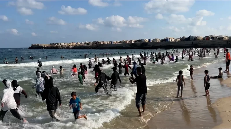 Hundreds of children take part in swimming class on Gaza’s shore