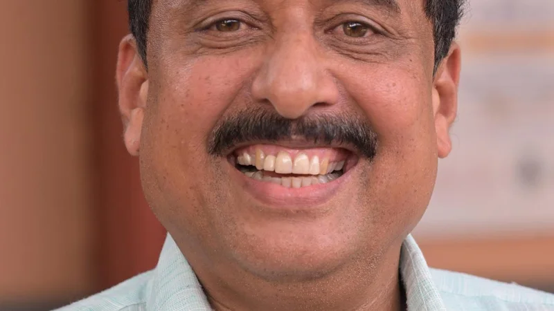 Kerala Minister visits Pareeksha Bhavan in wake of complaints of delay in certificate issue, directs changes