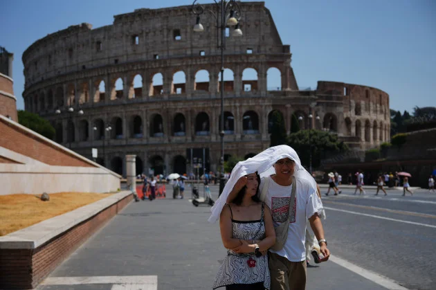 All 27 major cities in Italy placed under highest heat alert for tomorrow as temperatures near 40C