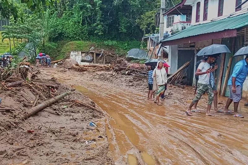 Five dead as Sri Lanka’s tea region hit by devastating floods and mudslides